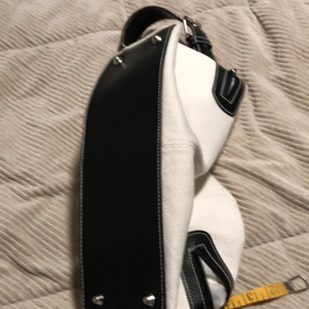 Women’s Black and White Purse - Picture 5 of 6